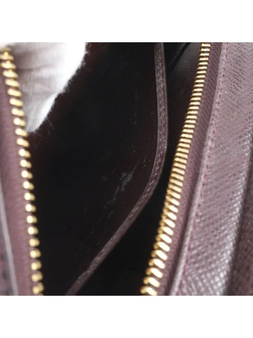 Louis Vuitton Taiga Baikal Leather Clutch Pouch Business
